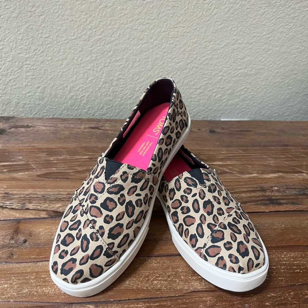 Toms Womens Classic Alpargata Casual and Fashion Sneakers